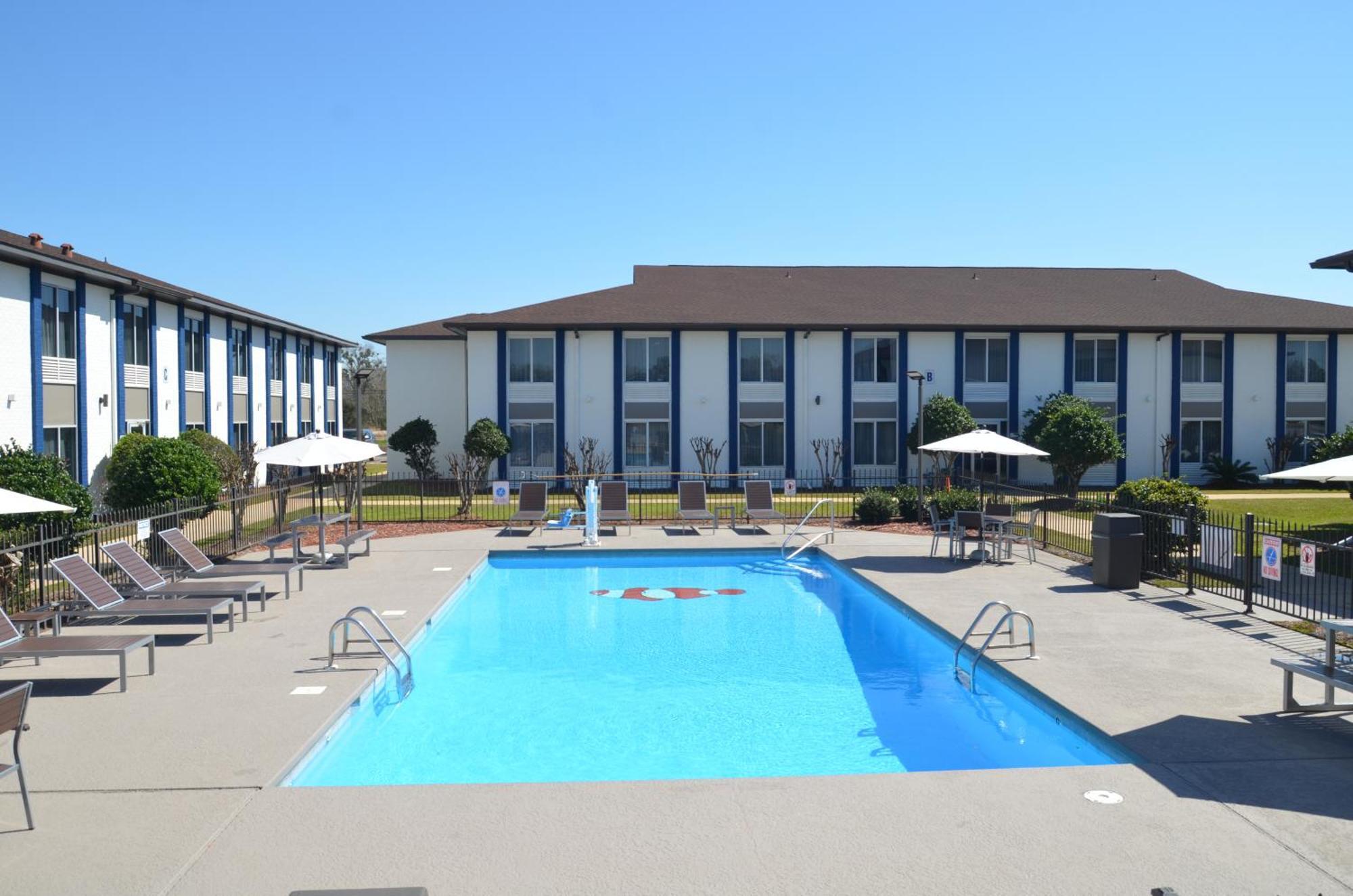 Americas Best Value Inn & Suites-Foley Exterior photo