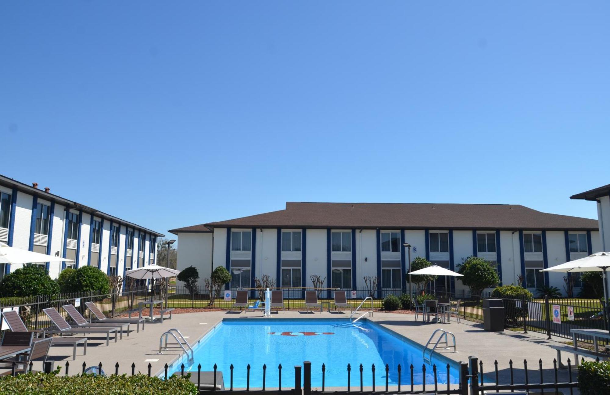 Americas Best Value Inn & Suites-Foley Exterior photo