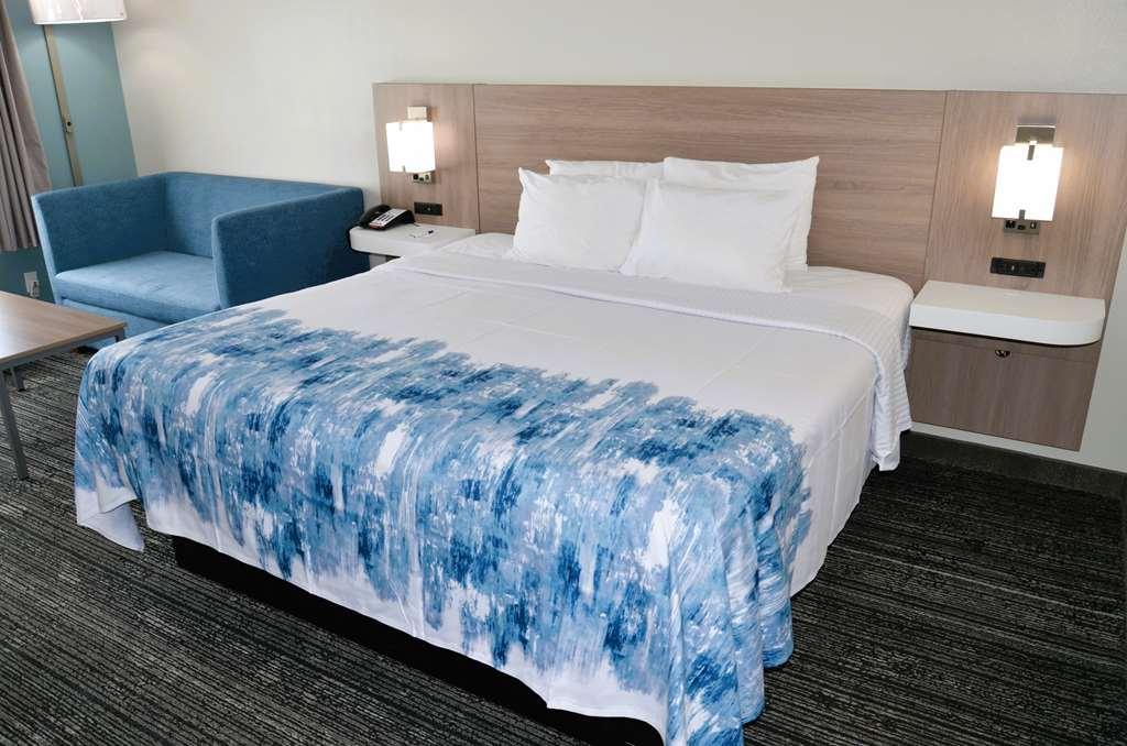 Americas Best Value Inn & Suites-Foley Room photo