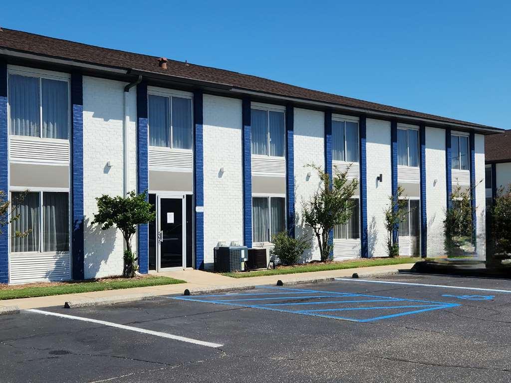 Americas Best Value Inn & Suites-Foley Exterior photo